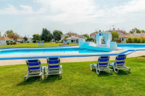 Pedras D'El Rei Cozy Apartment by Trip2Portugal